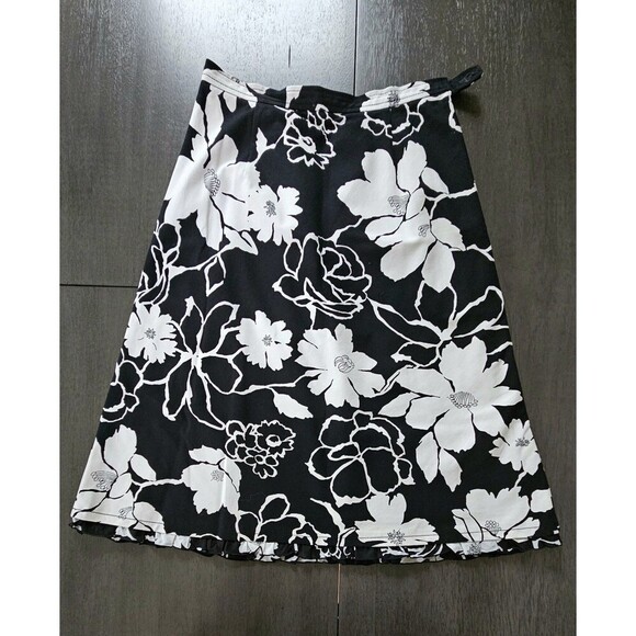 Talbots Dresses & Skirts - Talbots Black White Floral Cotton A Line Skirt Size 4 PETITE Lined